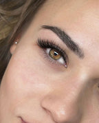 Résultat d’une pose d’extensions de cils mixte à Valence, réalisée par ADR by Floriane, pour un regard intense, allongé et élégant.